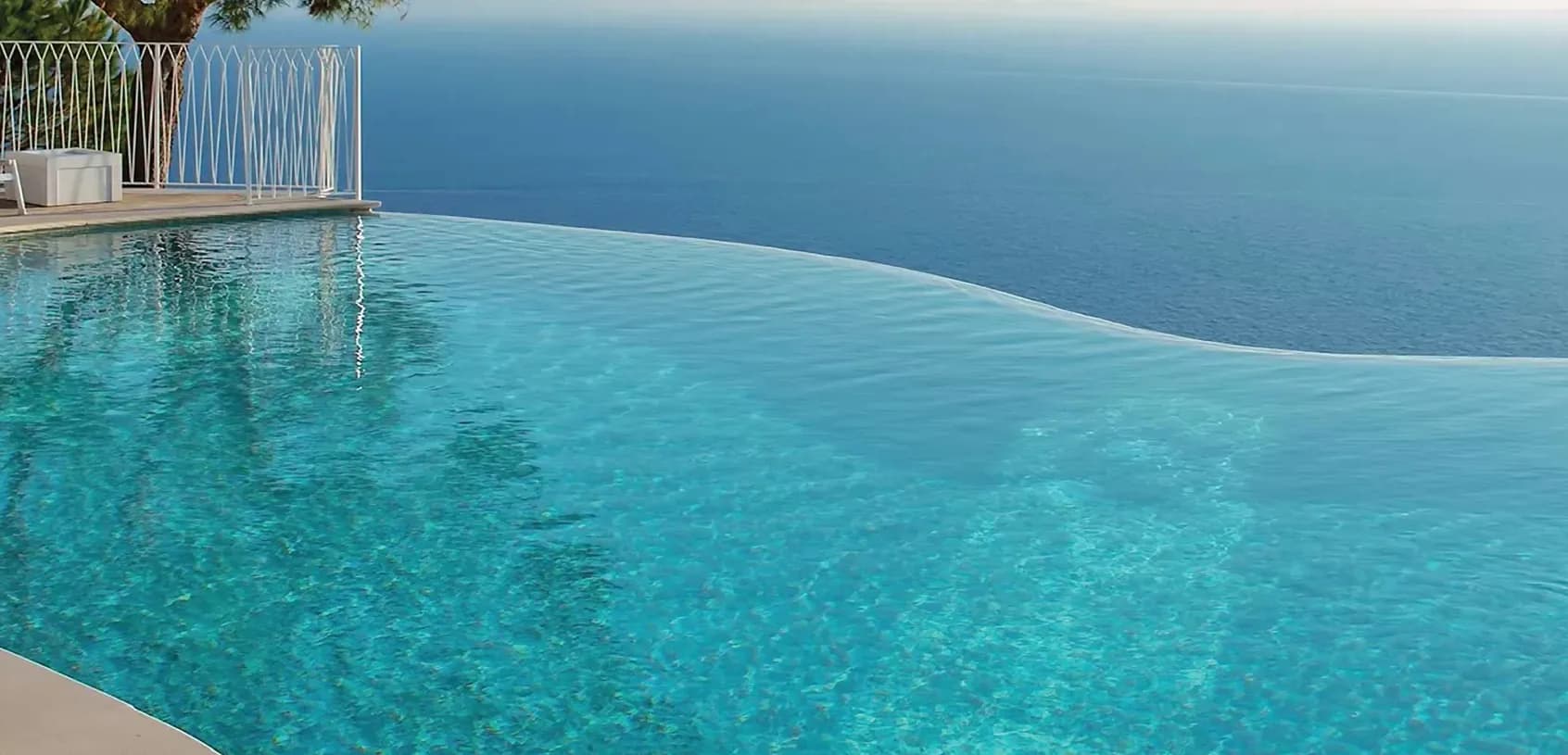 Pool finished in PebbleTec White Pearl (PTI photography)