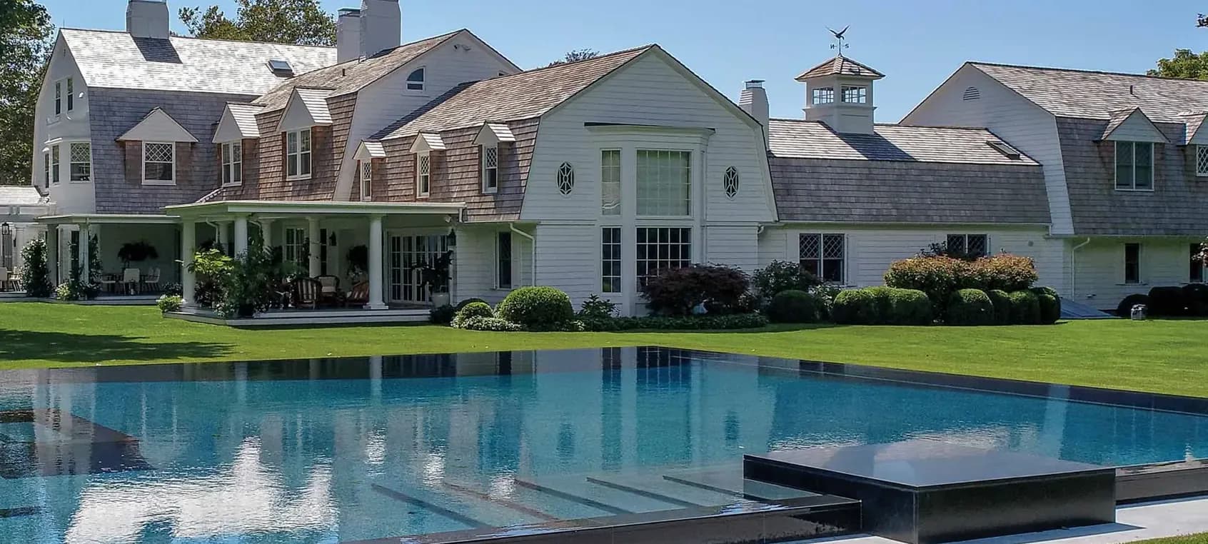 Pool finished in PebbleFina Sapphire Galaxy (PTI photography)