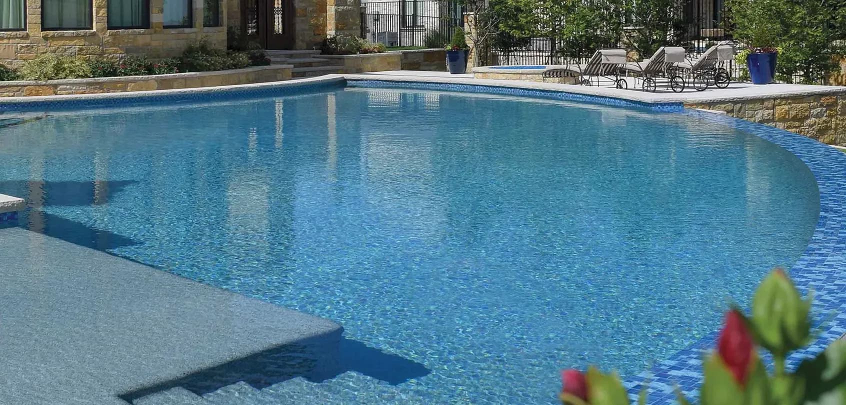 Pool finished in PebbleSheen Aqua Blue (PTI photography)
