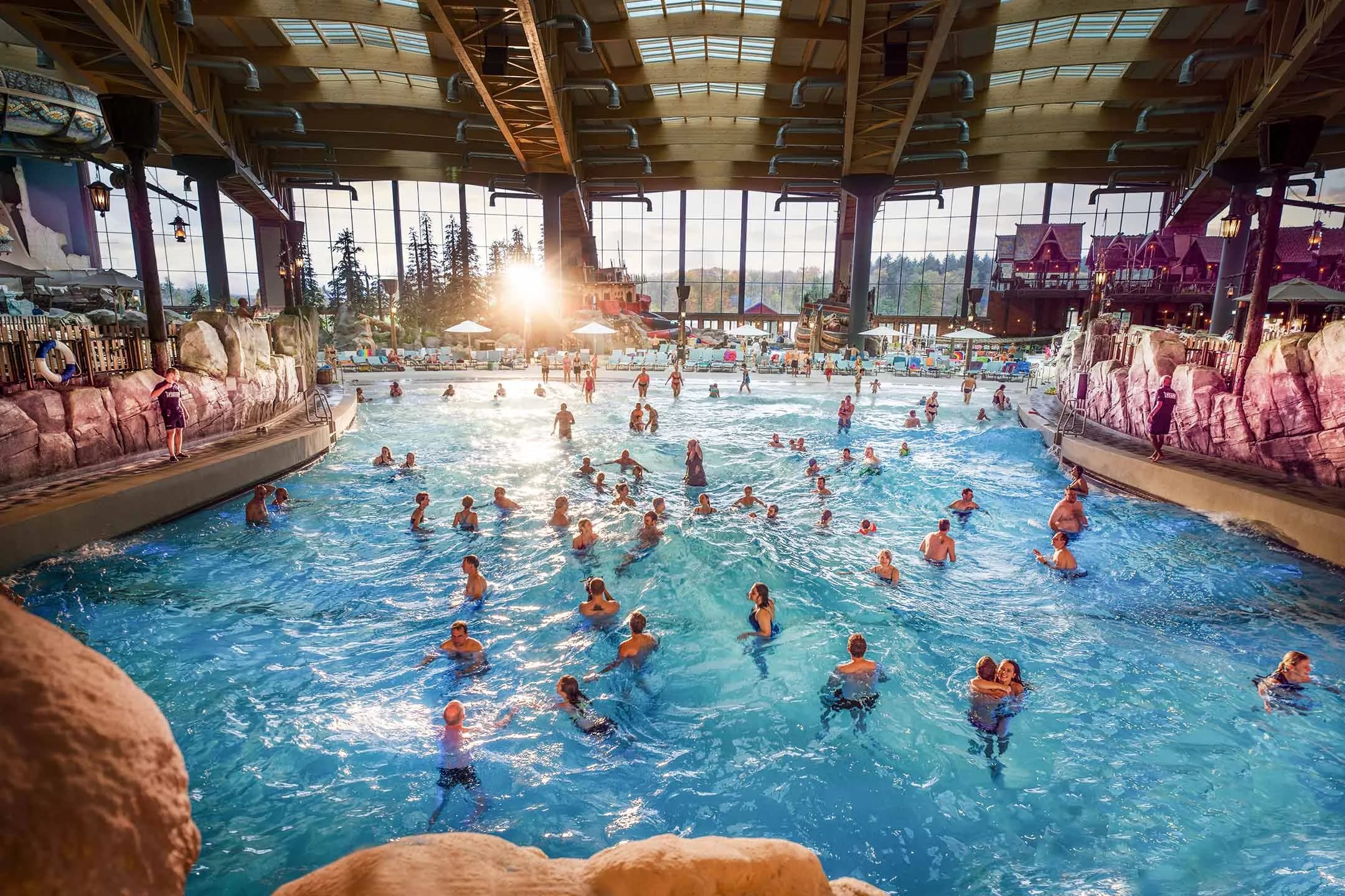 Rulantica indoor water park pool